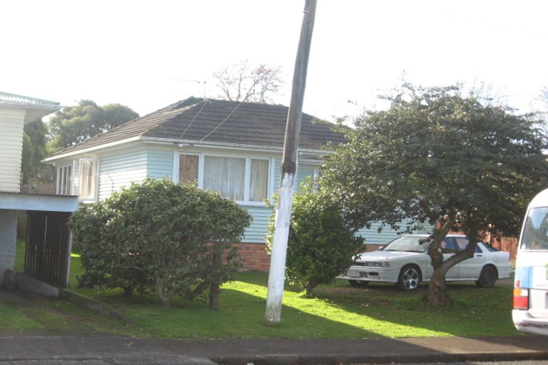 Photo of property in 11 Coles Place, Manurewa, Auckland, 2102