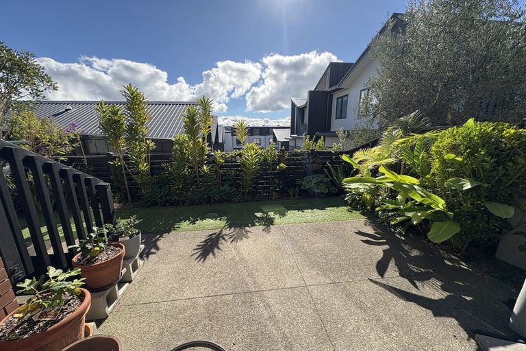 Photo of property in 3 Moki Place, Long Bay, Auckland, 0630