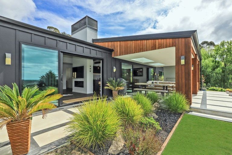 Photo of property in 1 Te Roera Drive, Taradale, Napier, 4112