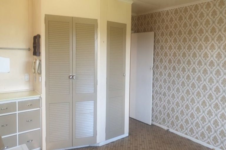 Photo of property in 21 Domett Street, Waitara, 4320