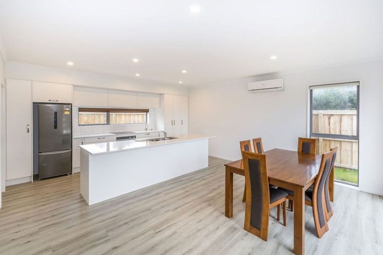 Photo of property in 33 William Dawson Crescent, Wigram, Christchurch, 8025