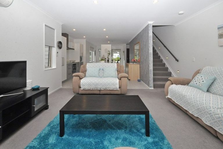 Photo of property in 11 Mahinga Lane, Massey, Auckland, 0614