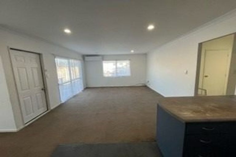 Photo of property in 146 Mahia Road, Wattle Downs, Auckland, 2103