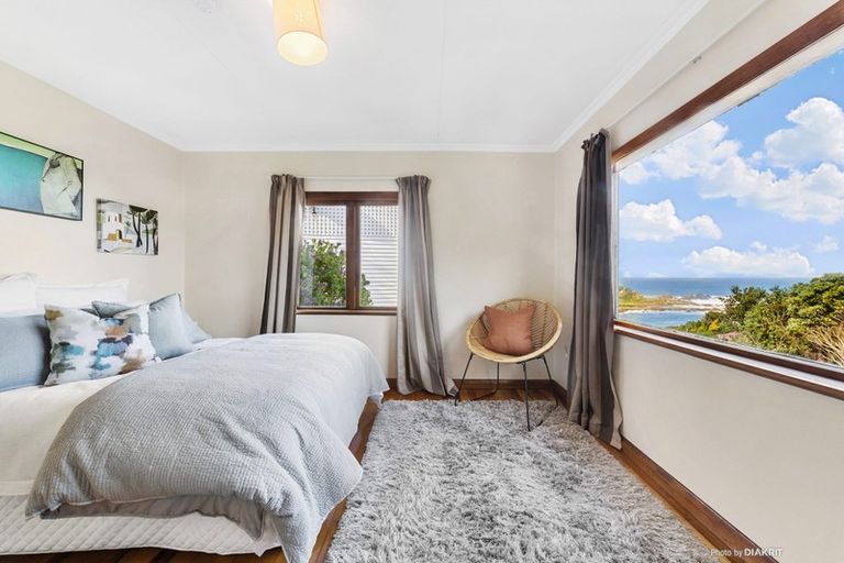 Photo of property in 11 Oku Street, Island Bay, Wellington, 6023