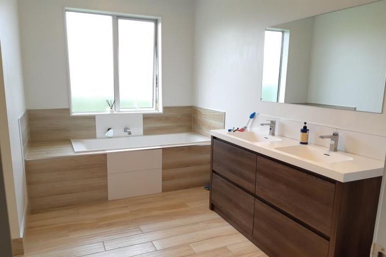 Photo of property in 15 Mclachlan Way, Pokeno, 2471