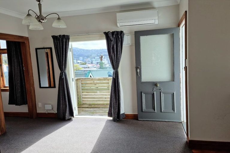 Photo of property in 73 Majoribanks Street, Mount Victoria, Wellington, 6011