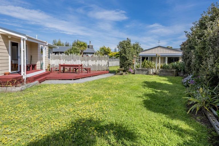 Photo of property in 3 Mavis Avenue, Waikawa Beach, Manakau, 5573