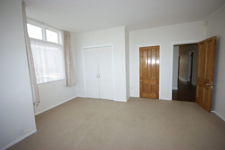 Photo of property in 20 Lyall Parade, Lyall Bay, Wellington, 6022