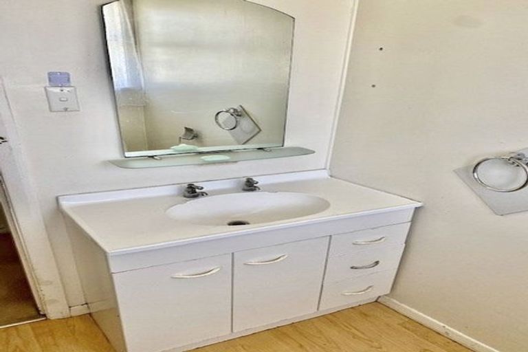 Photo of property in 42 Bowater Place, Manurewa, Auckland, 2102