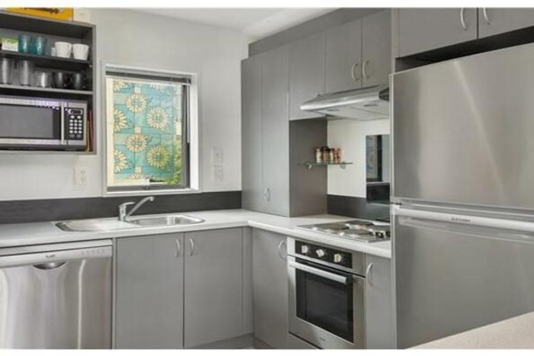 Photo of property in 3/450 Barbadoes Street, Edgeware, Christchurch, 8013