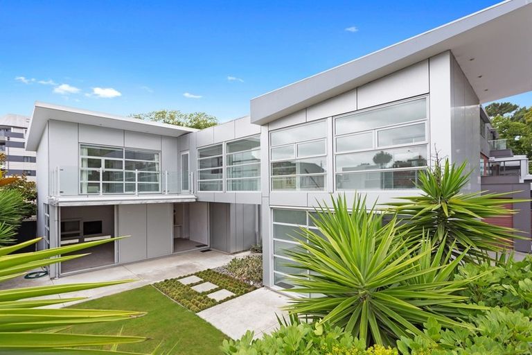 Photo of property in 6 Millbank Lane, Merivale, Christchurch, 8014