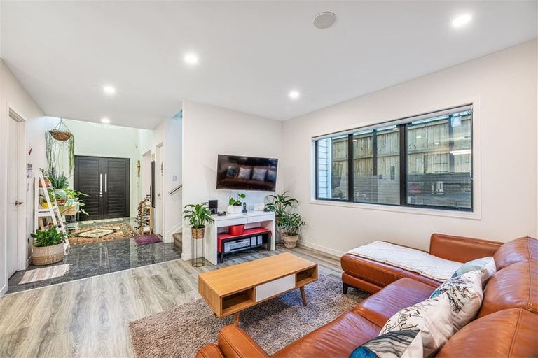 Photo of property in 216c Metcalfe Road, Ranui, Auckland, 0612