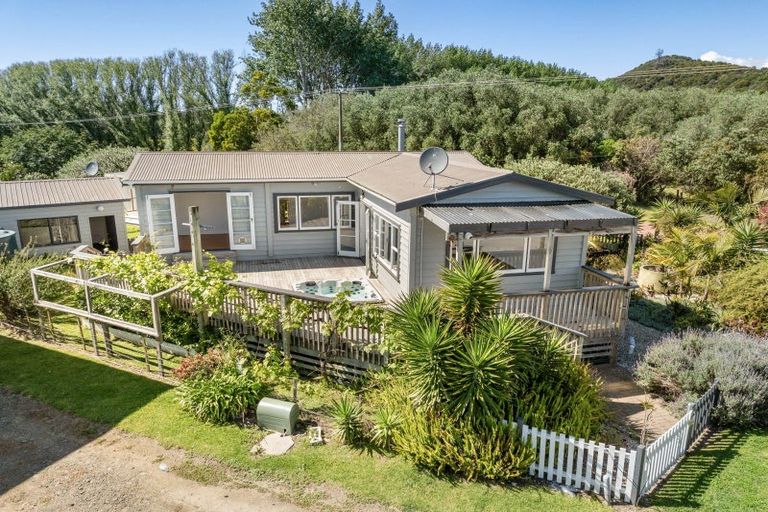 Photo of property in 54 Mahanga Road, Pataua South, Onerahi, 0192