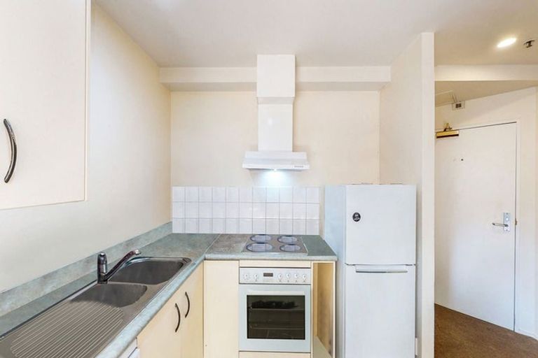 Photo of property in Courtenay Apartments, 509/120 Courtenay Place, Te Aro, Wellington, 6011