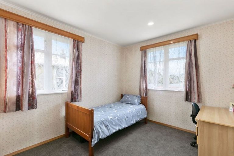 Photo of property in 32 Bracken Road, Paparangi, Wellington, 6037