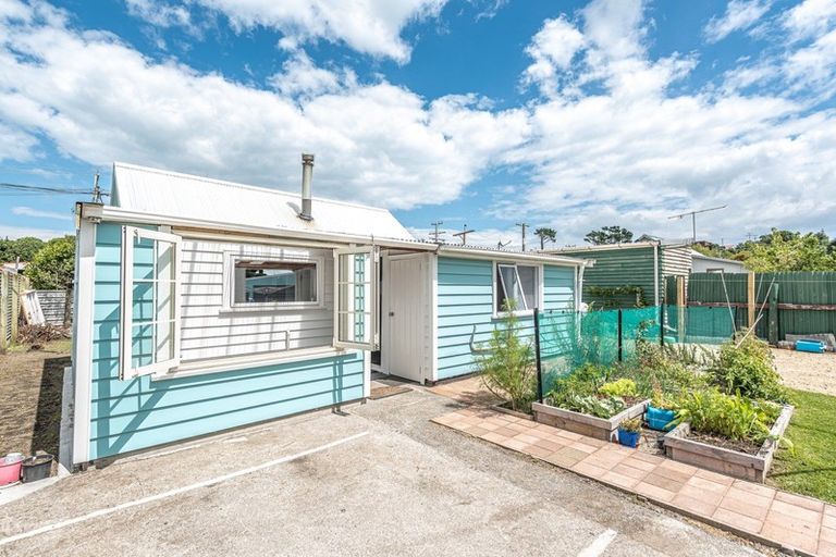 Photo of property in 12 Norfolk Street, Patea, 4520