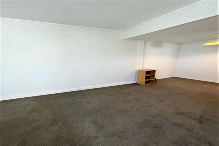 Photo of property in 53 Hawker Street, Mount Victoria, Wellington, 6011