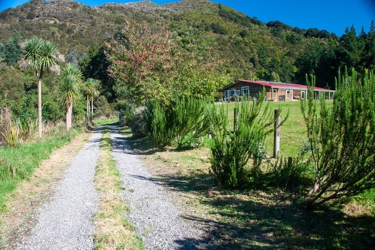 Photo of property in 590 Kiriwhakapapa Road, Kiriwhakapapa, Masterton, 5881