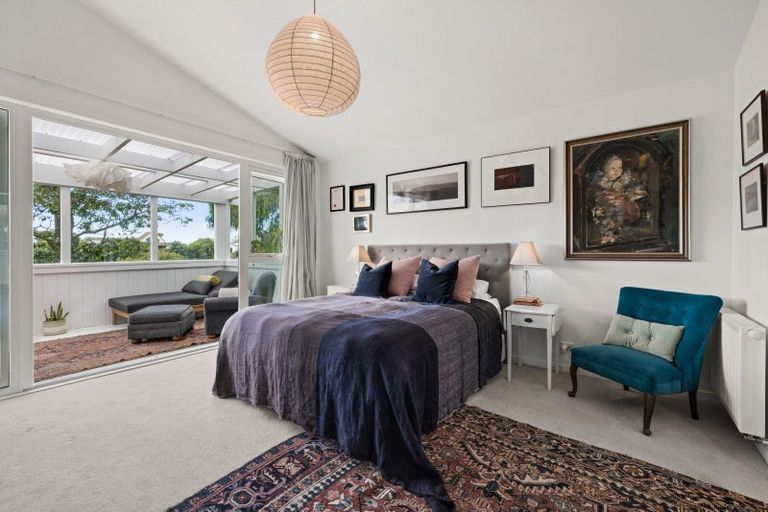 Photo of property in 6 Finnis Lane, Hospital Hill, Napier, 4110