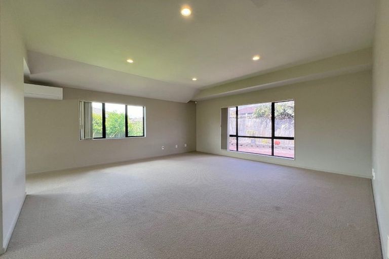 Photo of property in 28 Innisowen Place, Flat Bush, Auckland, 2019