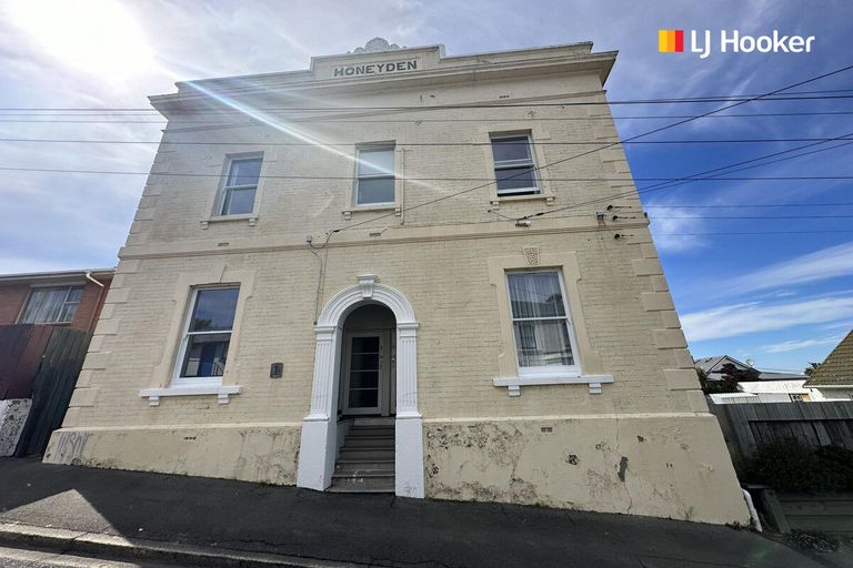 Photo of property in 1 Macnee Street, Mornington, Dunedin, 9011