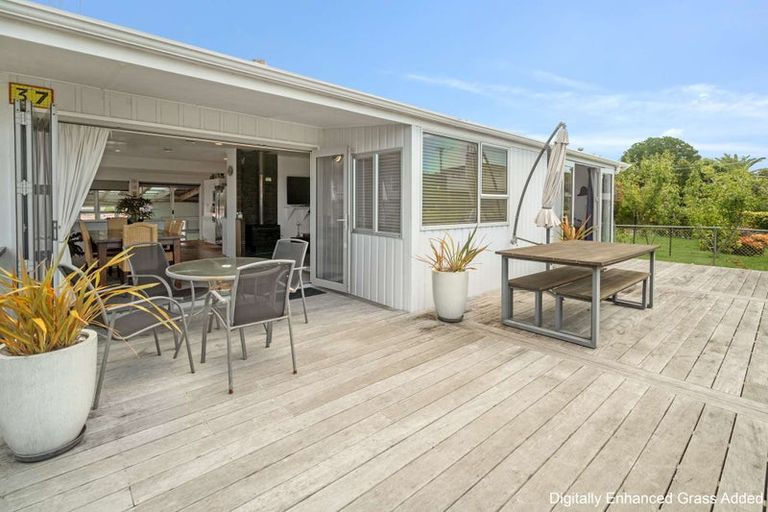 Photo of property in 37 Roretana Drive, Athenree, Waihi Beach, 3177