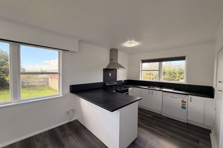 Photo of property in 27 Island View Road, Western Heights, Rotorua, 3015