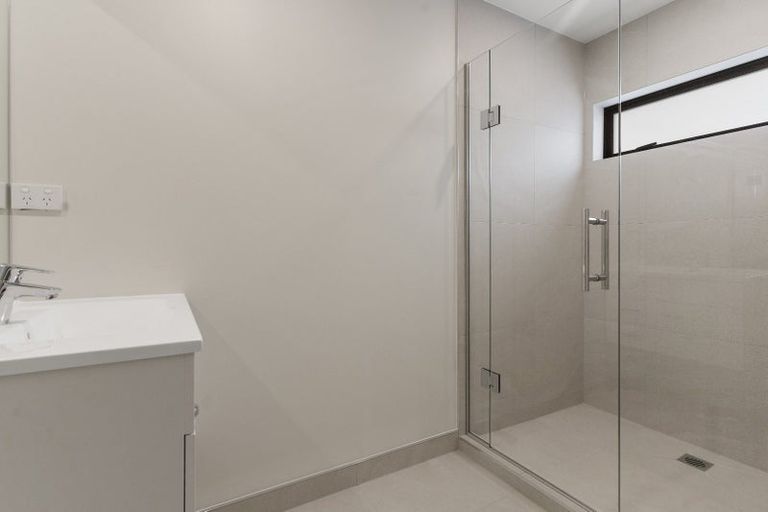 Photo of property in 41 Kingdale Road, Henderson, Auckland, 0610