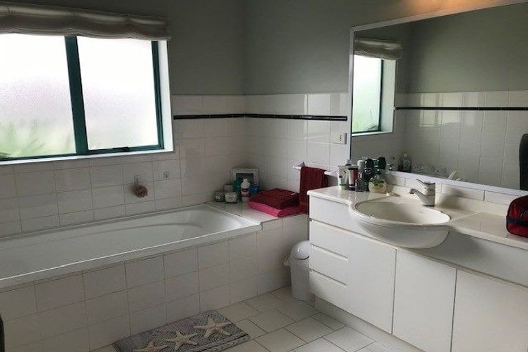 Photo of property in 149 Millhouse Drive, Golflands, Auckland, 2013