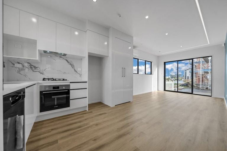 Photo of property in 1 Te Kaapia Road, Papakura, 2110