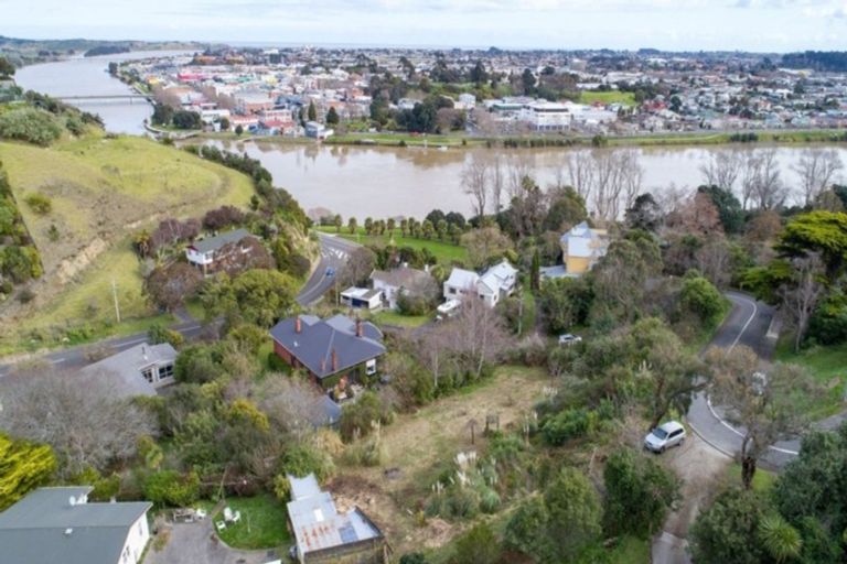 Photo of property in 4 Wairere Road, Bastia Hill, Wanganui, 4500