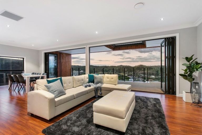 Photo of property in 5 Boutique Way, Orewa, 0931