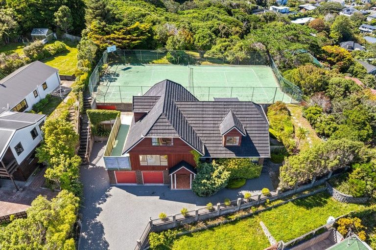 Photo of property in 46 David Crescent, Karori, Wellington, 6012