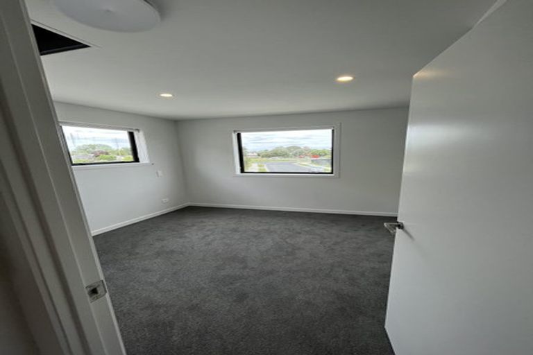 Photo of property in 11a Welby Place, Mangere, Auckland, 2022