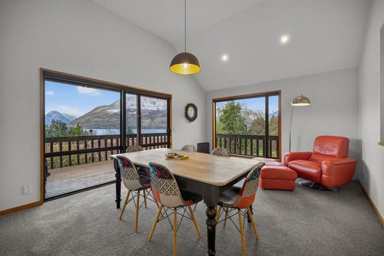 Photo of property in 4 Moss Lane, Sunshine Bay, Queenstown, 9300