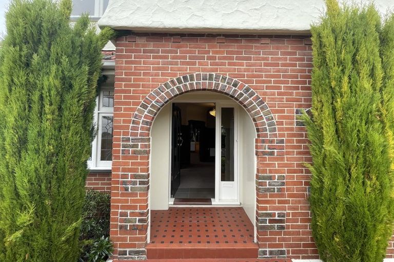 Photo of property in 1 Ross Street, Roslyn, Dunedin, 9011