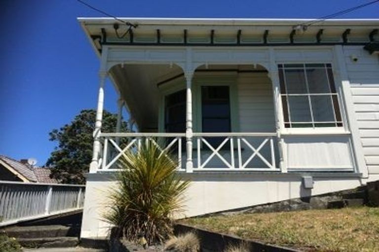 Photo of property in 21 Dorking Road, Brooklyn, Wellington, 6021