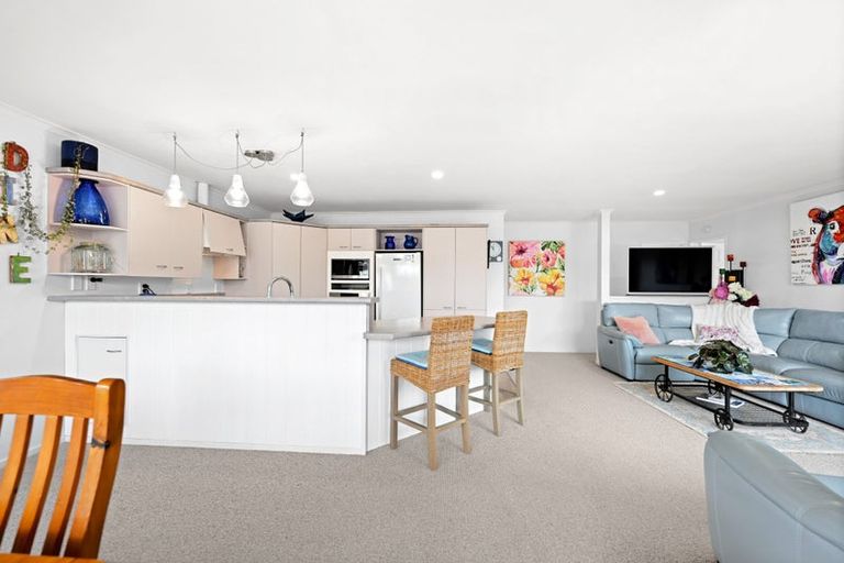 Photo of property in 5 Caversham Drive, Rototuna, Hamilton, 3210