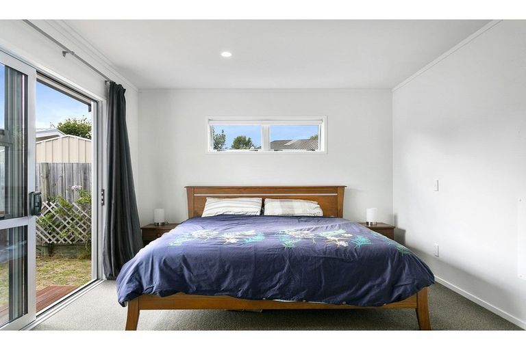 Photo of property in 35 Otupai Street, Two Mile Bay, Taupo, 3330