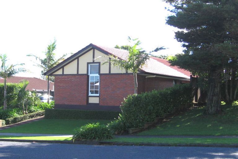 Photo of property in 9 Loloma Drive, Half Moon Bay, Auckland, 2012