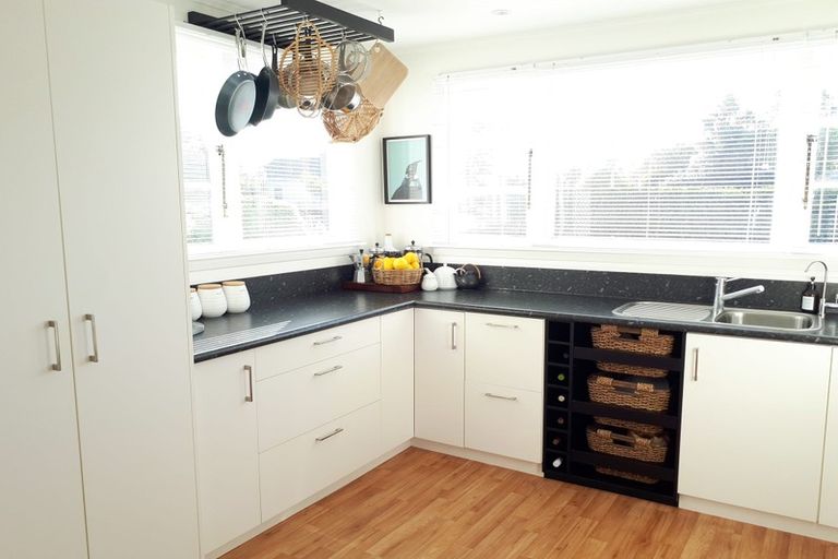 Photo of property in 64 Nelson Crescent, Carterton, 5713