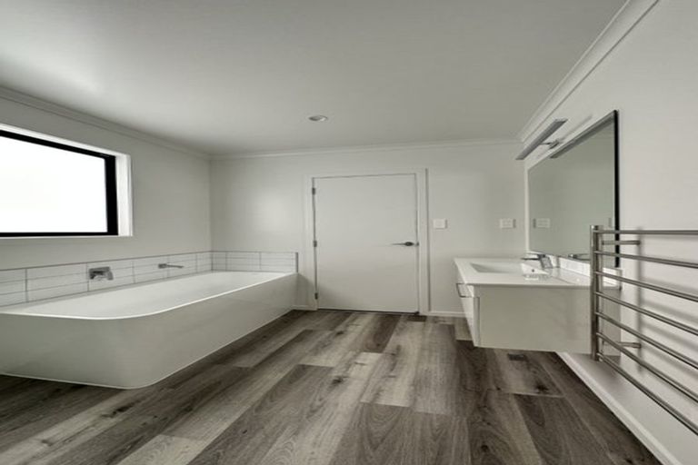 Photo of property in 14 Breakwater Way, Whitby, Porirua, 5024