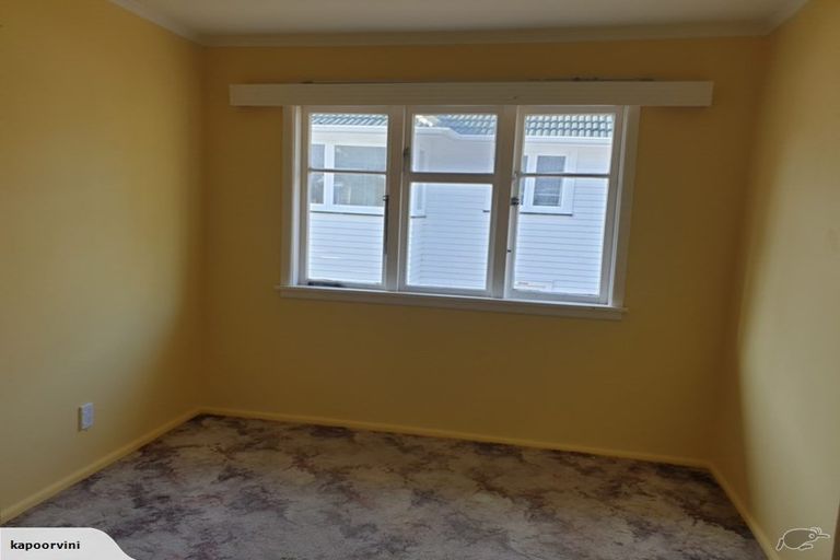 Photo of property in 6 Arahoe Road, New Lynn, Auckland, 0600