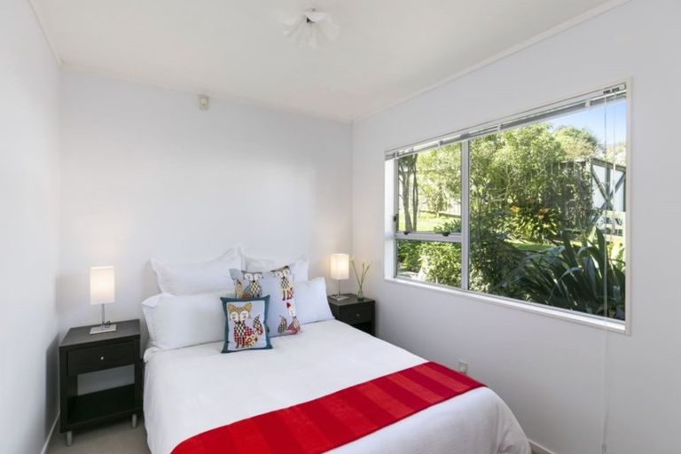 Photo of property in 7 Guadeloupe Crescent, Grenada Village, Wellington, 6037