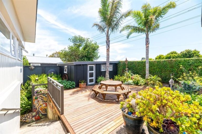 Photo of property in 150 Glengarry Road, Glen Eden, Auckland, 0602