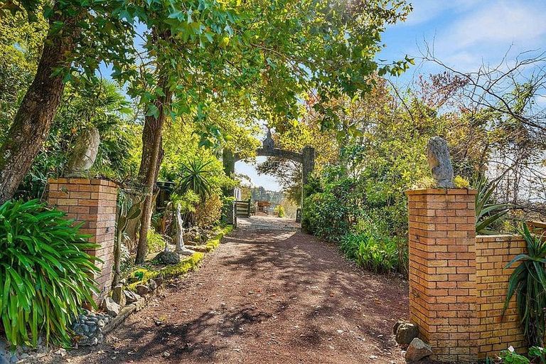 Photo of property in 65 Annett Road, Kumeu, 0891