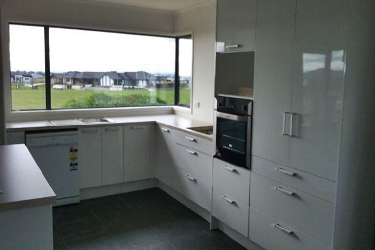 Photo of property in 187 Pacific Drive, Fitzherbert, Palmerston North, 4410