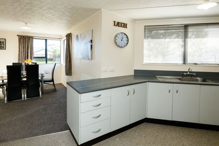 Photo of property in 96 Hillcrest Drive, Kelvin Grove, Palmerston North, 4414