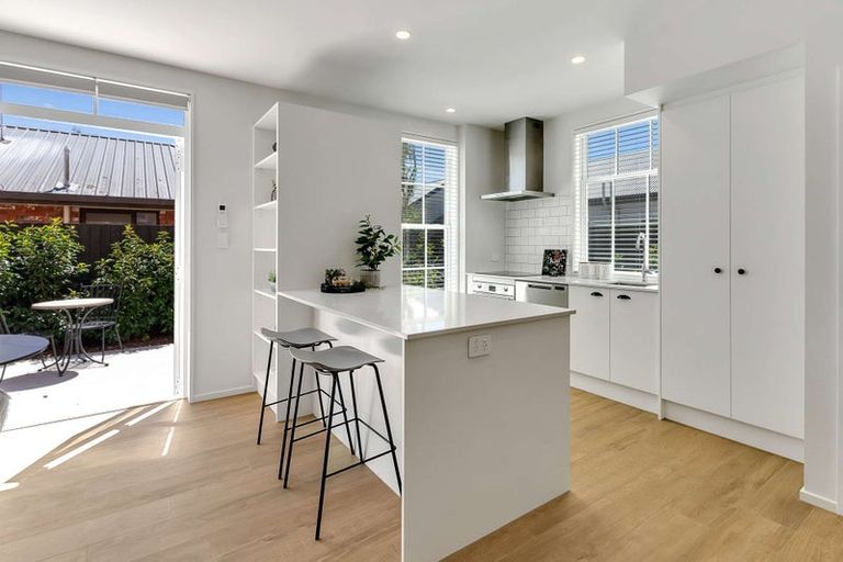 Photo of property in 4/36 Allard Street, Edgeware, Christchurch, 8013