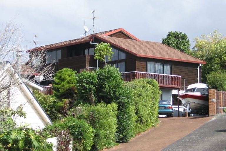 Photo of property in 35 Marina View Drive, West Harbour, Auckland, 0618